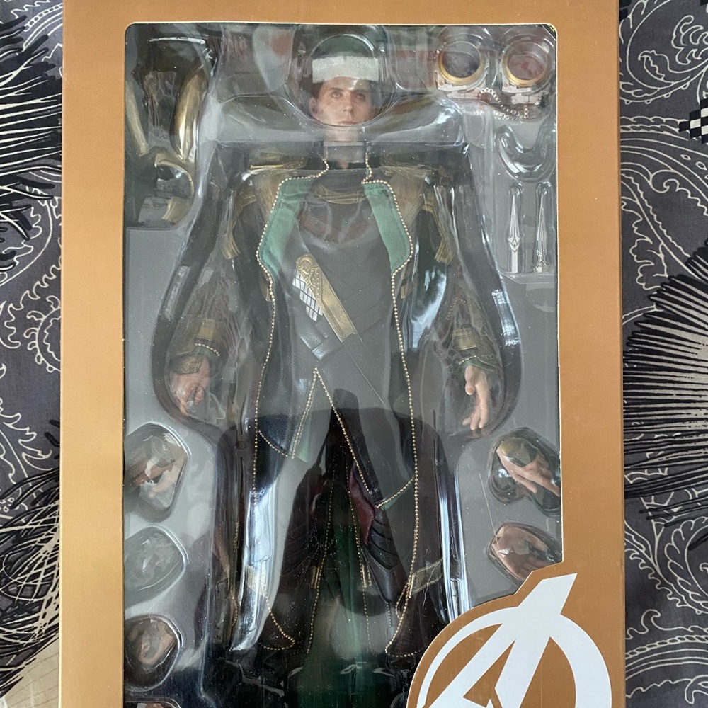 Marvel Loki, Hot Toys Figure